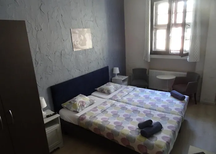 Koziolki Old Town Hostal *