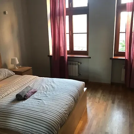 Wroclawska Z Lazienkami Hostel