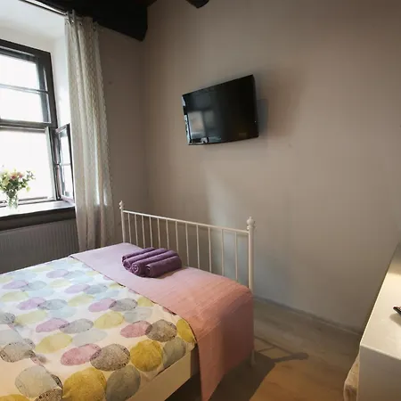 Hostel Wroclawska Z Lazienkami *