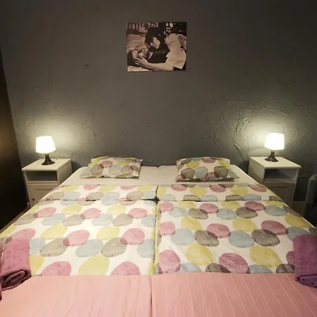 Hostel Wroclawska Z Lazienkami