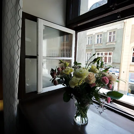 Wroclawska Z Lazienkami Hostel
