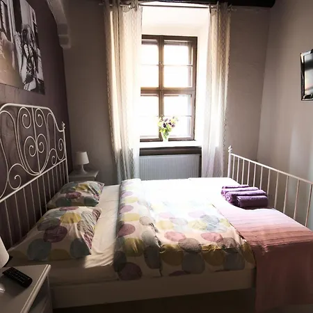 Hostel Wroclawska Z Lazienkami