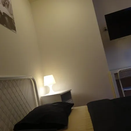 Hostel Wroclawska Z Lazienkami *