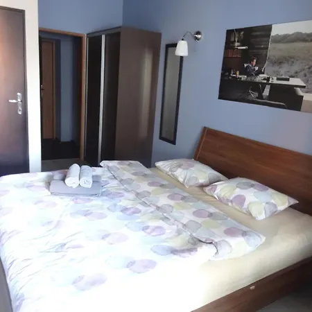 Hostel Wroclawska Z Lazienkami *