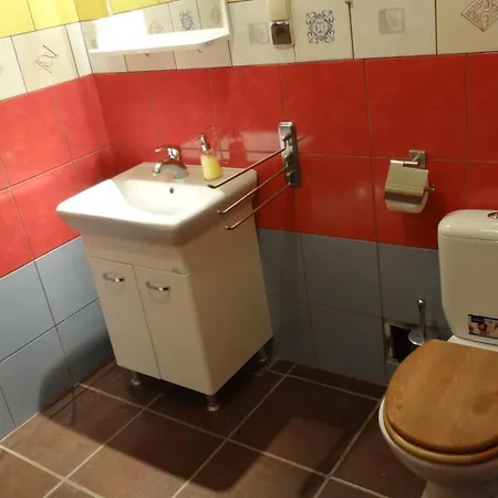 Wroclawska Z Lazienkami Hostel *