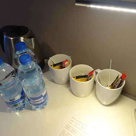Hostel Wroclawska Z Lazienkami